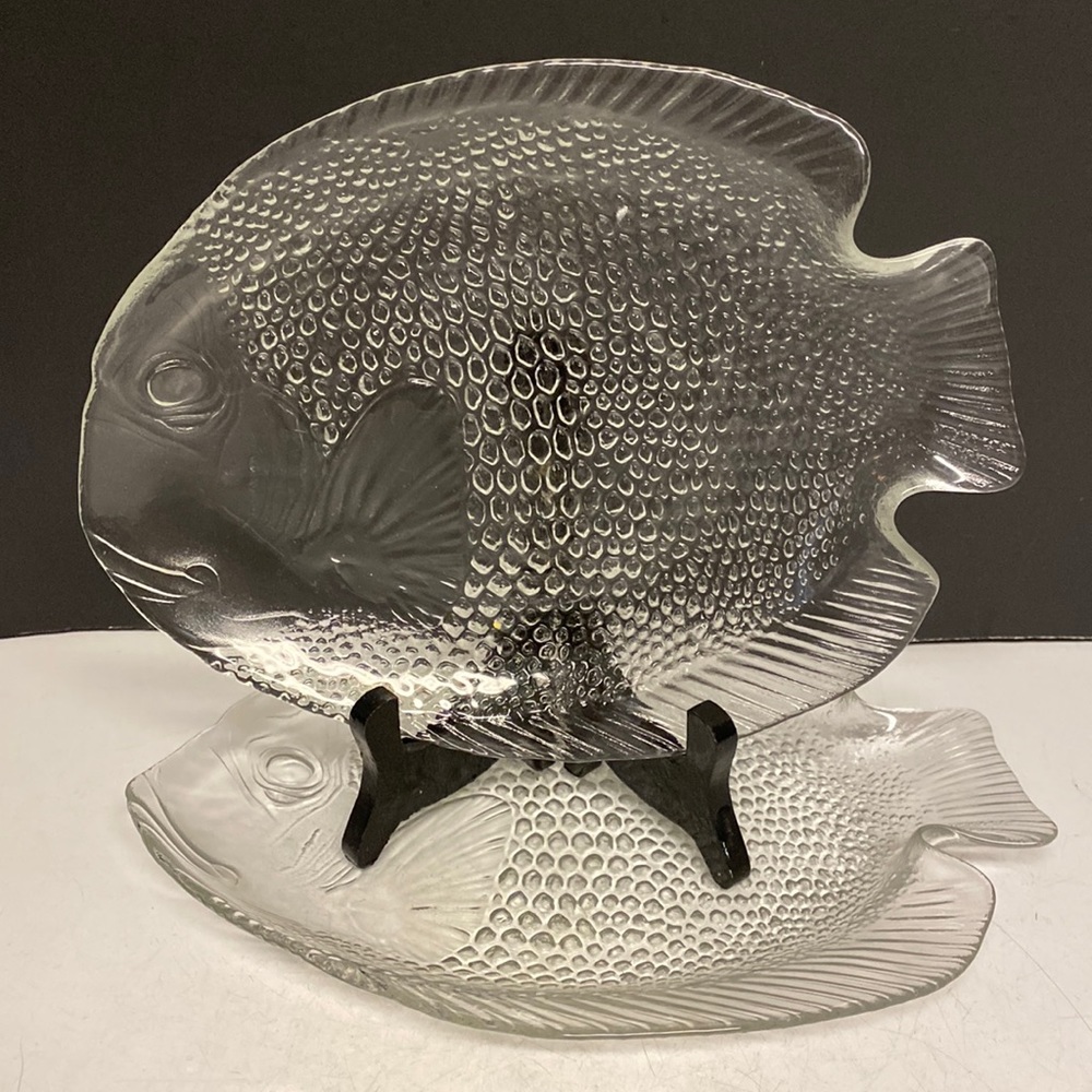 Arcoroc France Poisson Fish Plates Clear Glass Set of 2